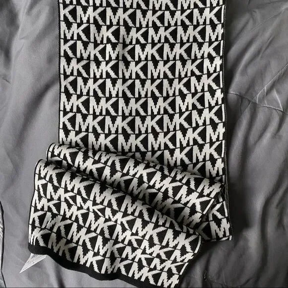 Michael Kors Black/white Scarf  NWT - Picture 5 of 7